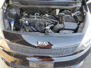 Vue de 2017 KIA RIO LX, angle 11