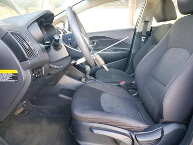 Vue de 2017 KIA RIO LX, angle 7