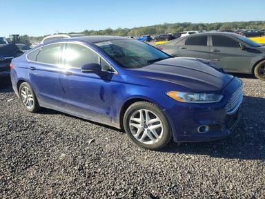 Vista de 2016 FORD FUSION SE, ángulo 4