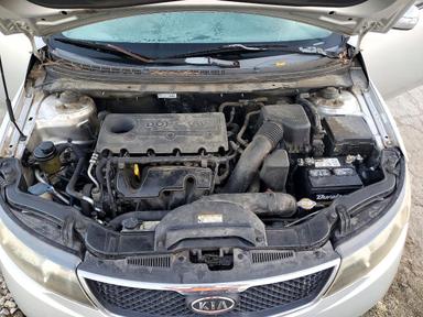 Vue de 2010 KIA FORTE EX, angle 11