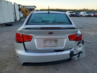 Vue de 2010 KIA FORTE EX, angle 6