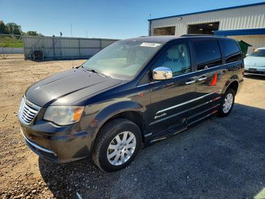 Vue de 2012 CHRYSLER TOWN &amp; COUNTRY TOURING L, angle 1
