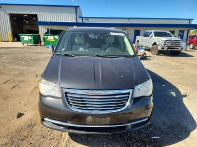 Vue de 2012 CHRYSLER TOWN &amp; COUNTRY TOURING L, angle 5