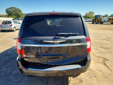 Vue de 2012 CHRYSLER TOWN &amp; COUNTRY TOURING L, angle 6