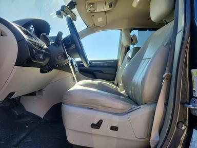 Vue de 2012 CHRYSLER TOWN &amp; COUNTRY TOURING L, angle 7