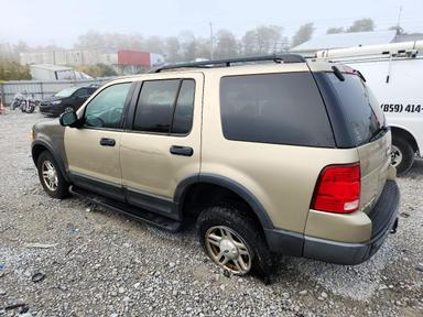 منظر 2003 FORD EXPLORER XLT، زاوية 2