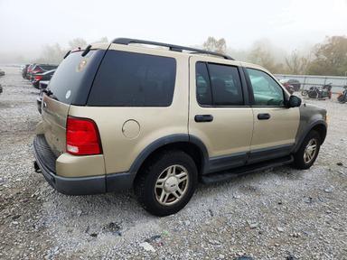 منظر 2003 FORD EXPLORER XLT، زاوية 3