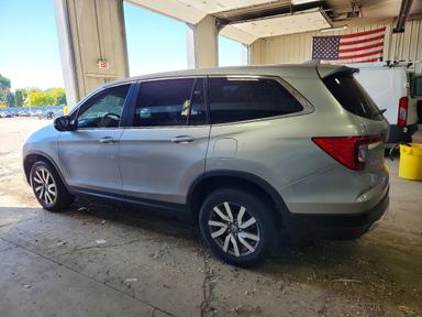 Vue de 2019 HONDA PILOT EX, angle 2