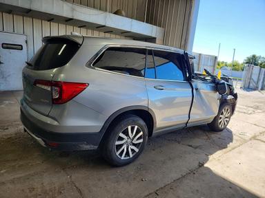 Vue de 2019 HONDA PILOT EX, angle 3