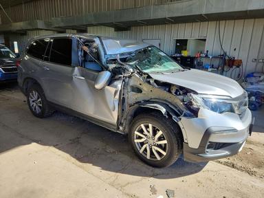 Vue de 2019 HONDA PILOT EX, angle 4