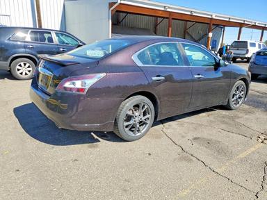 Vue de 2014 NISSAN MAXIMA 3.5 S, angle 3