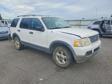 Vue de 2003 FORD EXPLORER XLT, angle 4
