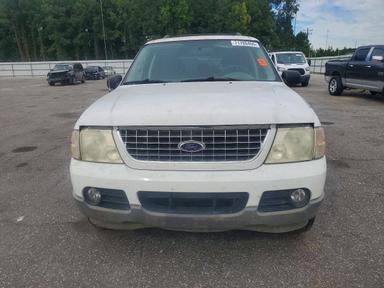 Vue de 2003 FORD EXPLORER XLT, angle 5