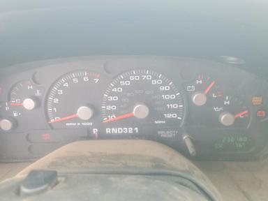 Vue de 2003 FORD EXPLORER XLT, angle 9