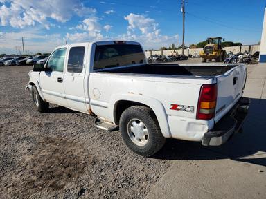 Вид 2002 GMC NEW SIERRA K1500, угол 2