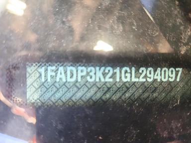 Vue de 2016 FORD FOCUS SE, angle 12