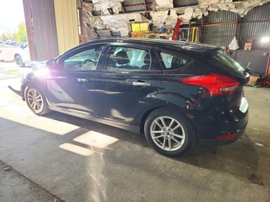 Vue de 2016 FORD FOCUS SE, angle 2