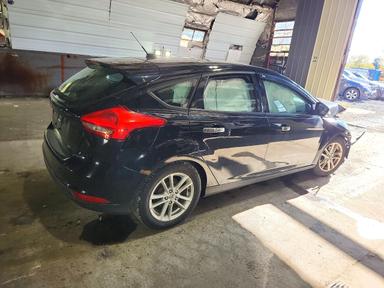 Vue de 2016 FORD FOCUS SE, angle 3