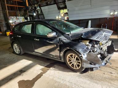 Vue de 2016 FORD FOCUS SE, angle 4