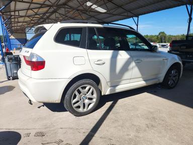 منظر 2008 BMW X3 3.0SI، زاوية 3