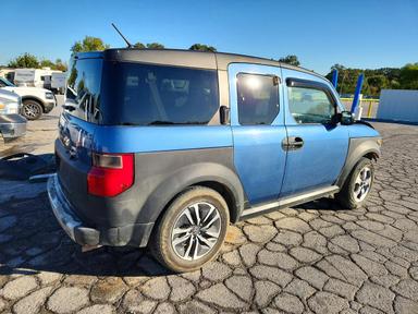 Vista de 2006 HONDA ELEMENT LX, ángulo 3