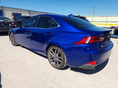 منظر 2016 LEXUS IS 200T، زاوية 2