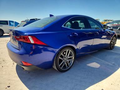 منظر 2016 LEXUS IS 200T، زاوية 3