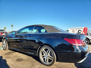 Vue de 2016 MERCEDES-BENZ E 400, angle 2