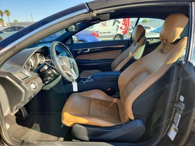 Vue de 2016 MERCEDES-BENZ E 400, angle 7