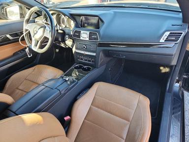 Vue de 2016 MERCEDES-BENZ E 400, angle 8