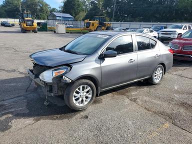 منظر 2016 NISSAN VERSA 1.6 SV، زاوية 1