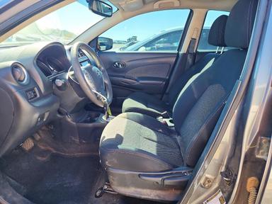 منظر 2016 NISSAN VERSA 1.6 SV، زاوية 7