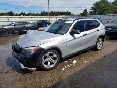 منظر 2014 BMW X1 SDRIVE28I، زاوية 1