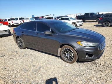 Vedere 2019 FORD FUSION SE, unghi 4