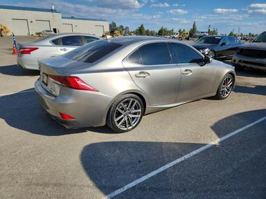 Vedere 2019 LEXUS IS 300, unghi 3