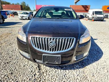 Vista de 2011 BUICK REGAL CXL, ángulo 5