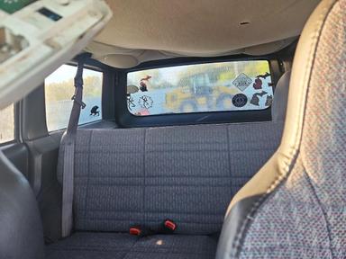 Vue de 2000 JEEP CHEROKEE SPORT, angle 10