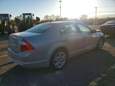 Vista de 2010 FORD FUSION SE, ángulo 3