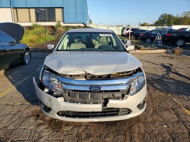 Vista de 2010 FORD FUSION SE, ángulo 5