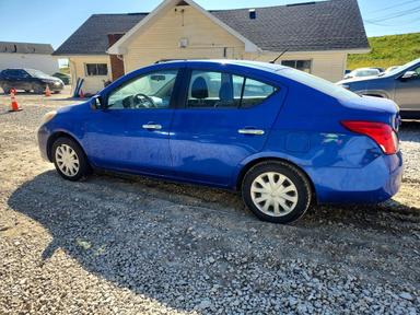 Vue de 2012 NISSAN VERSA 1.6 S, angle 2