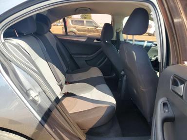 Vista de 2017 VOLKSWAGEN JETTA S, ángulo 10