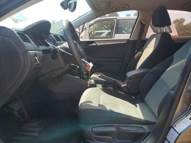 Vista de 2017 VOLKSWAGEN JETTA S, ángulo 7