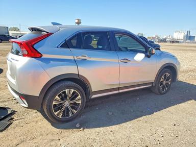 منظر 2018 MITSUBISHI ECLIPSE CROSS SE، زاوية 3