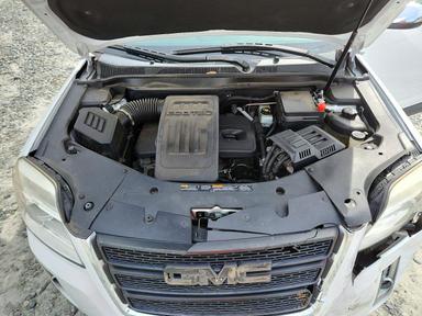 Vue de 2013 GMC TERRAIN SLE, angle 12