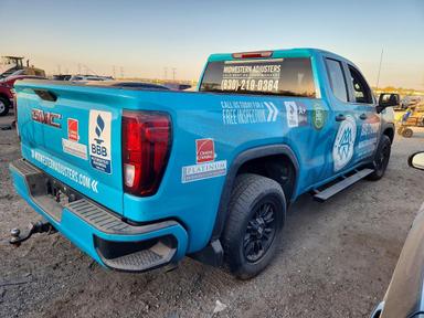 Vista de 2021 GMC SIERRA K1500, ángulo 3