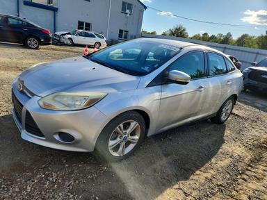 2014 FORD FOCUS SE view, angle 1