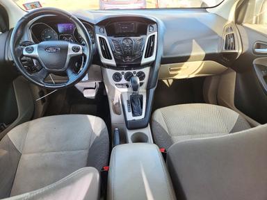2014 FORD FOCUS SE view, angle 8