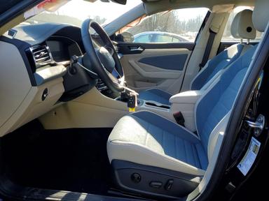 2025 VOLKSWAGEN JETTA SE view, angle 7