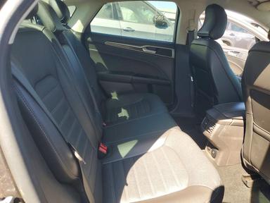 Vue de 2016 FORD FUSION SE PHEV, angle 10