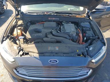 Vue de 2016 FORD FUSION SE PHEV, angle 11